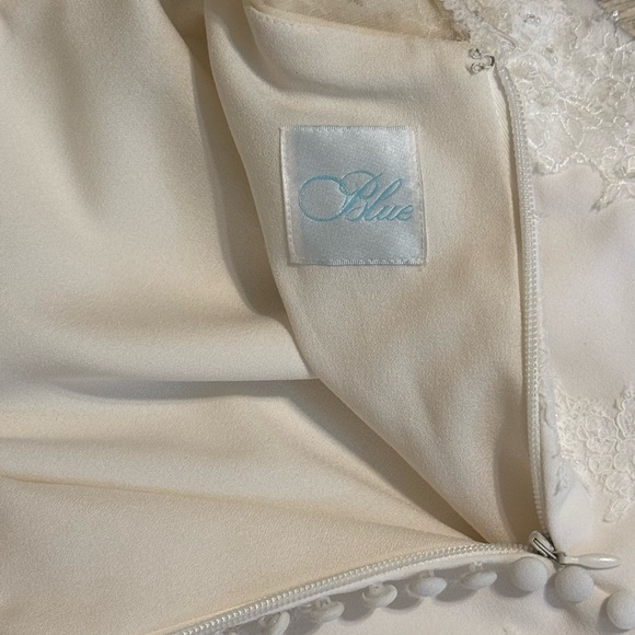 Blue By Enzoani Mermaid Style Ivory Wedding Dress - NEW Size 4 - Retails $4800 - Picture 16 of 16